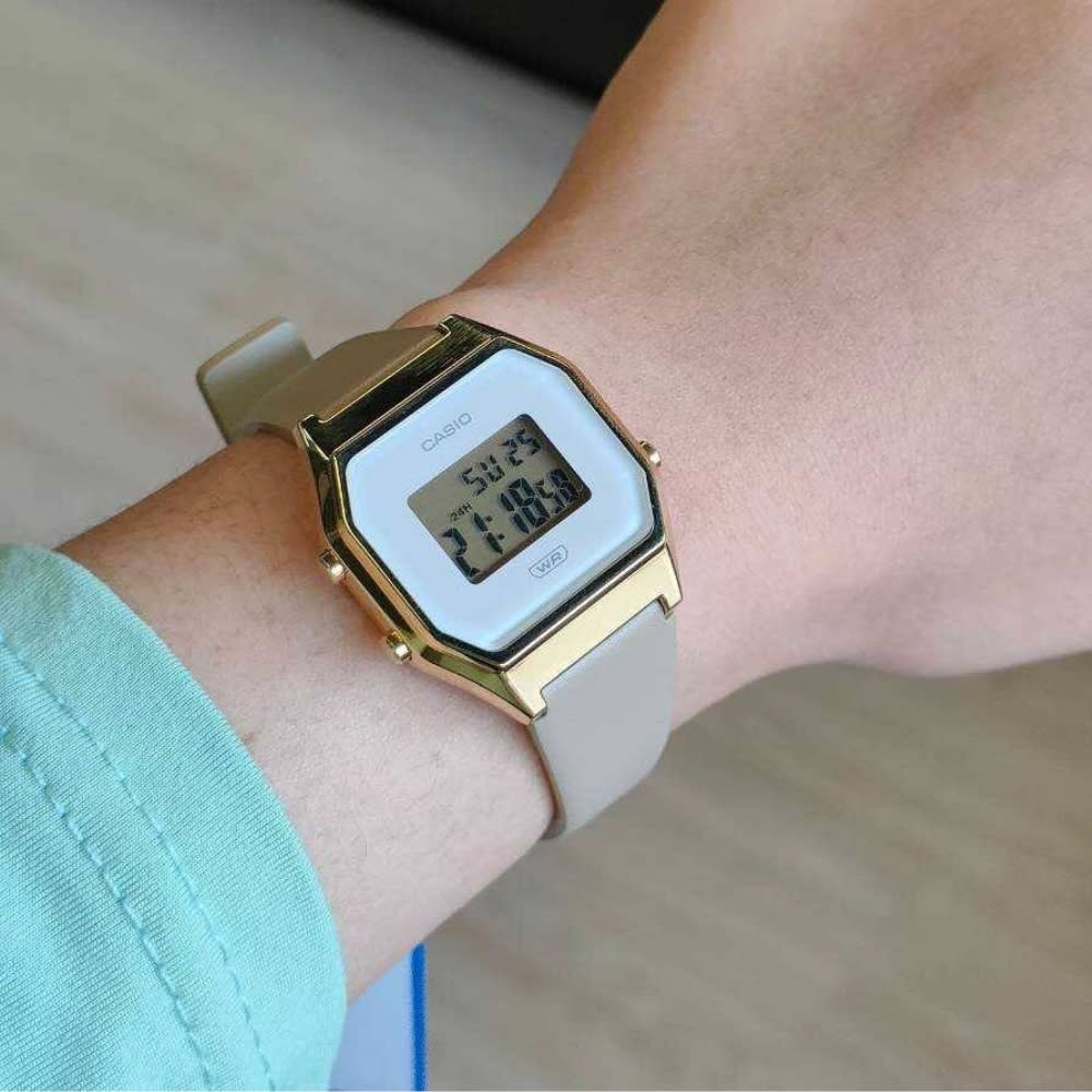 Reloj Casio Vintage LA680WEGL-5DF Correa de Cuero Mujer2