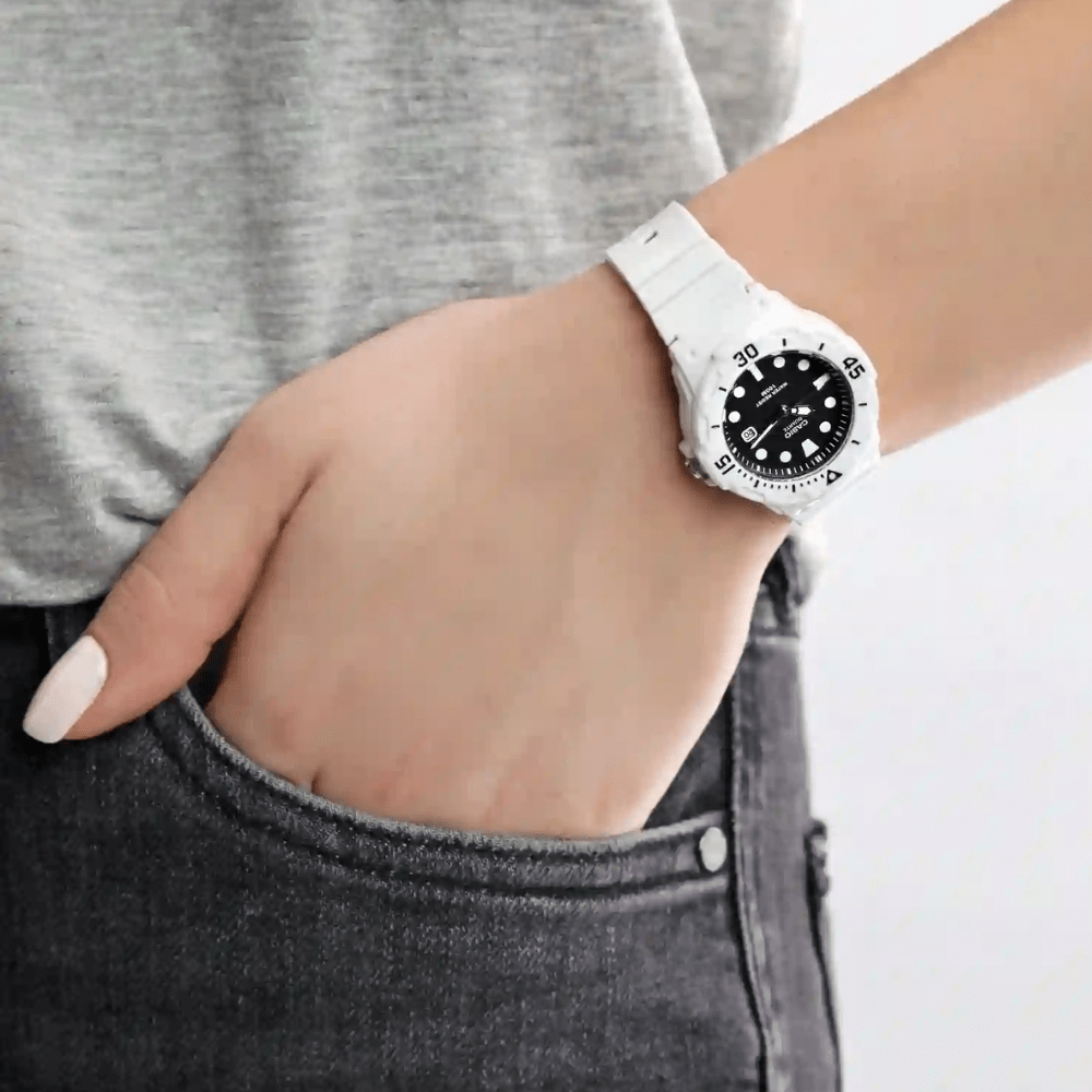 RELOJ CASIO LRW-200H-1EVDF2