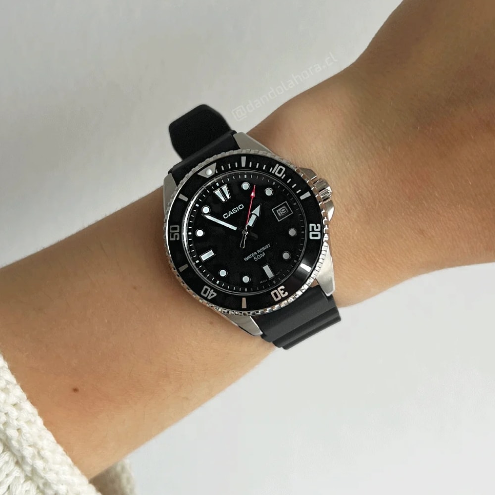 Reloj Casio Mini Marlín MDV-10-1A1VDF Análogo Acero Negro Hombre3