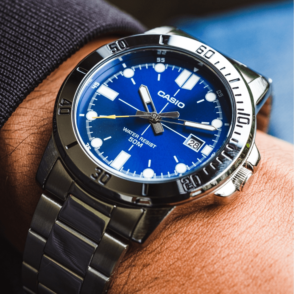 Reloj Casio Clásico MTP-VD01D-2EVUDF Deportivo Dial Azul Acero Análogo Plateado Hombre2