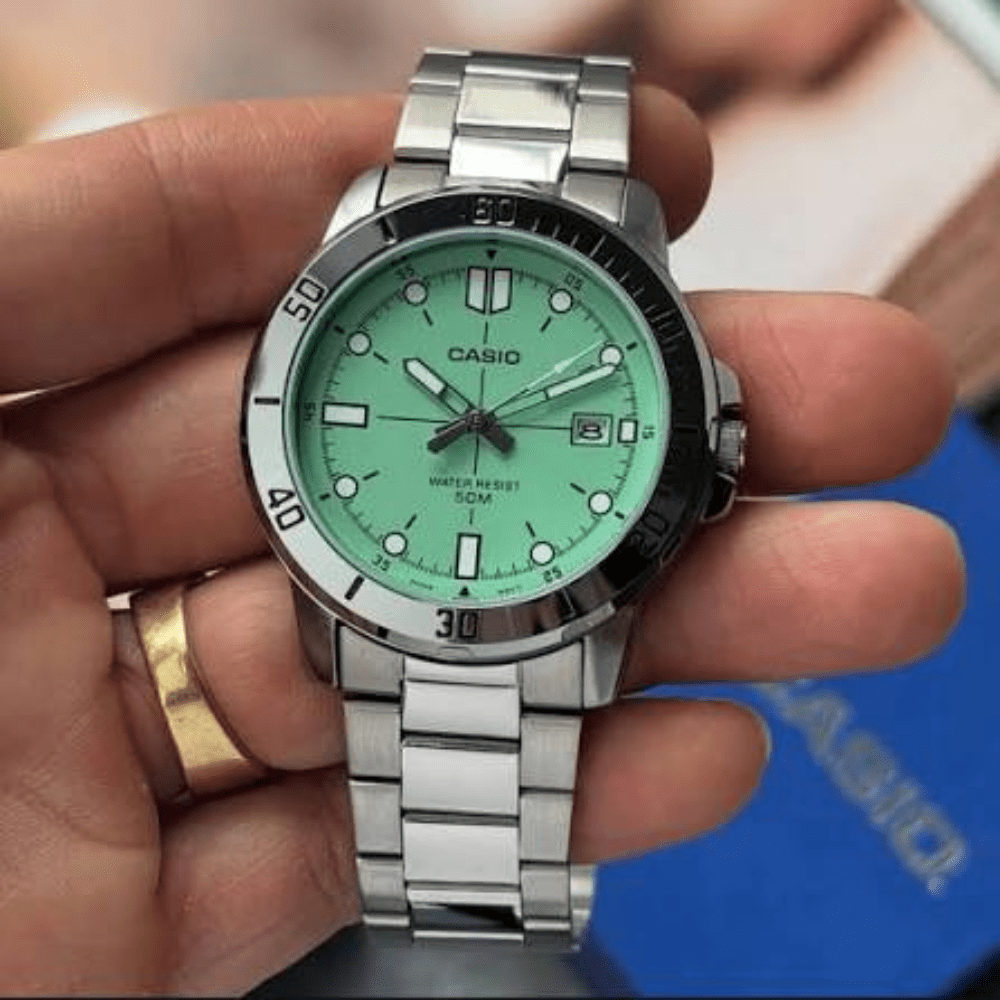 Reloj Casio Clásico MTP-VD01D-3E1VUDF Deportivo Dial Verde Esmeralda Acero Análogo Plateado Hombre3