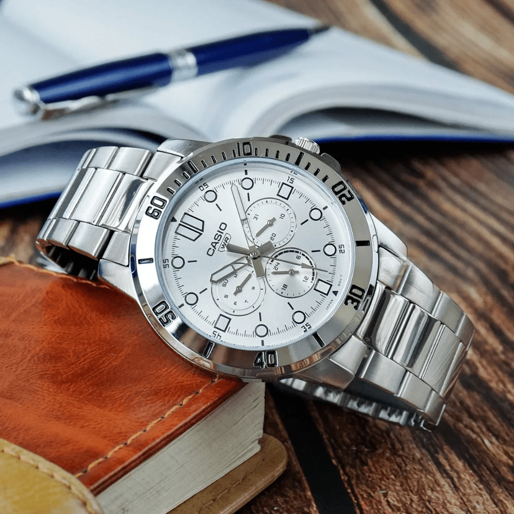 Reloj Casio Clásico MTP-VD300D-7EUDF 3 Esferas Análogo Plateado Hombre5