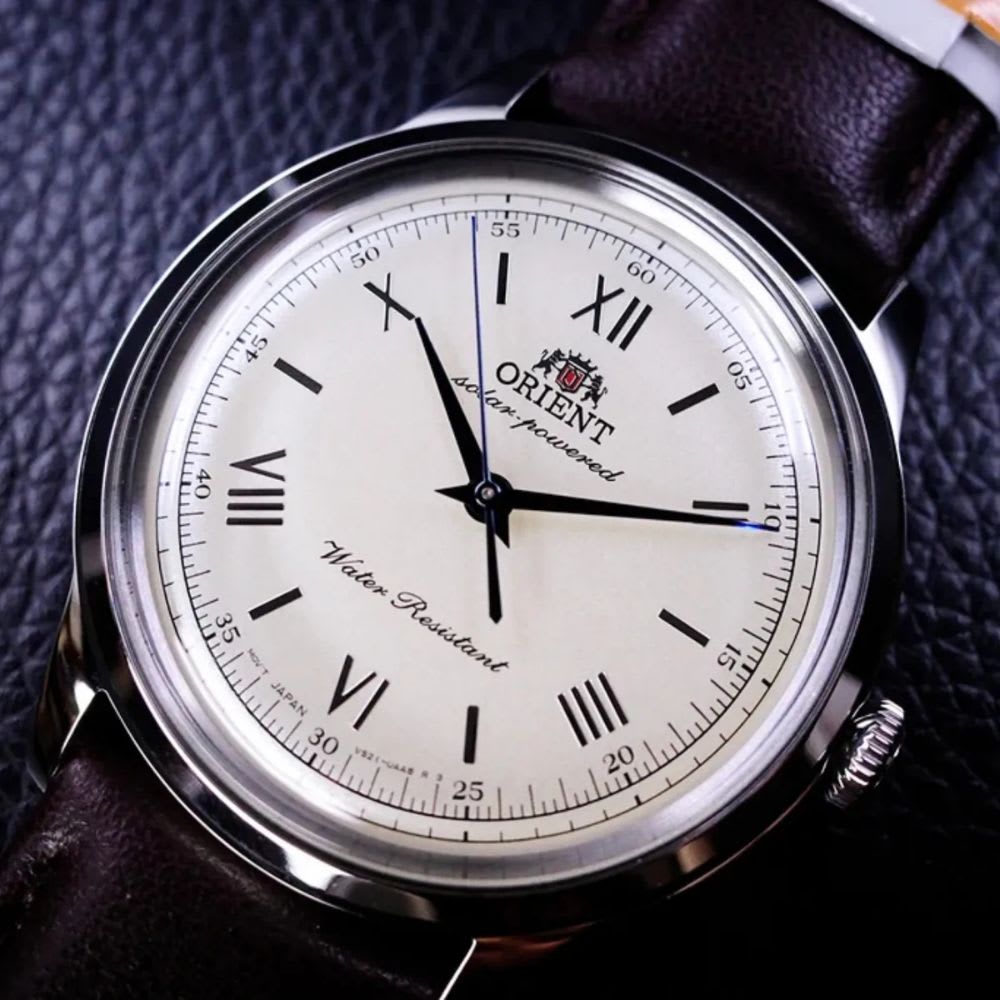 Reloj Orient Bambino RA-WK0003G10B Solar Quartz Clásico Plateado Hombre5