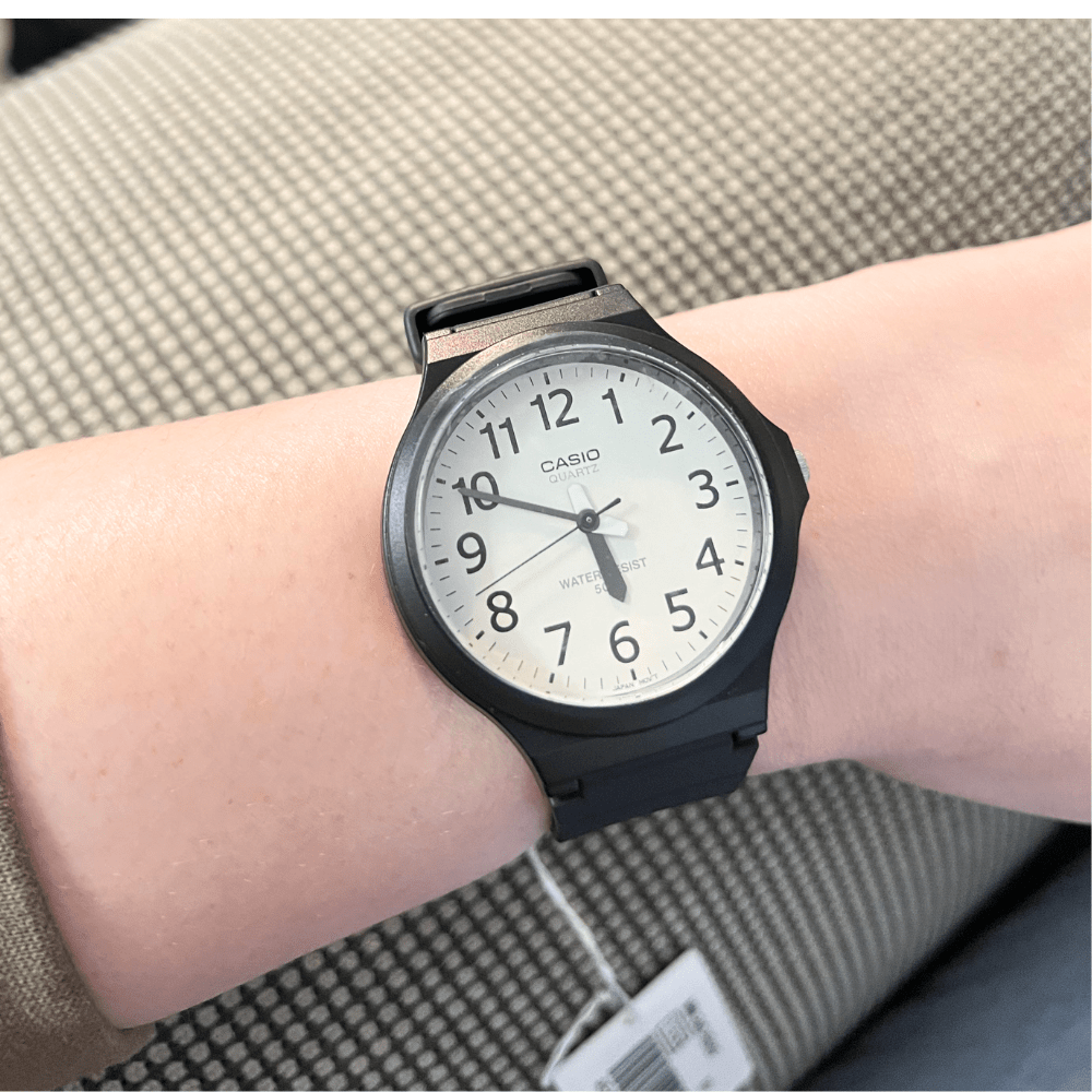 Reloj Casio Clásico MW-240-7BVDF Análogo Minimalista Negro/Dial Blanco Unisex2