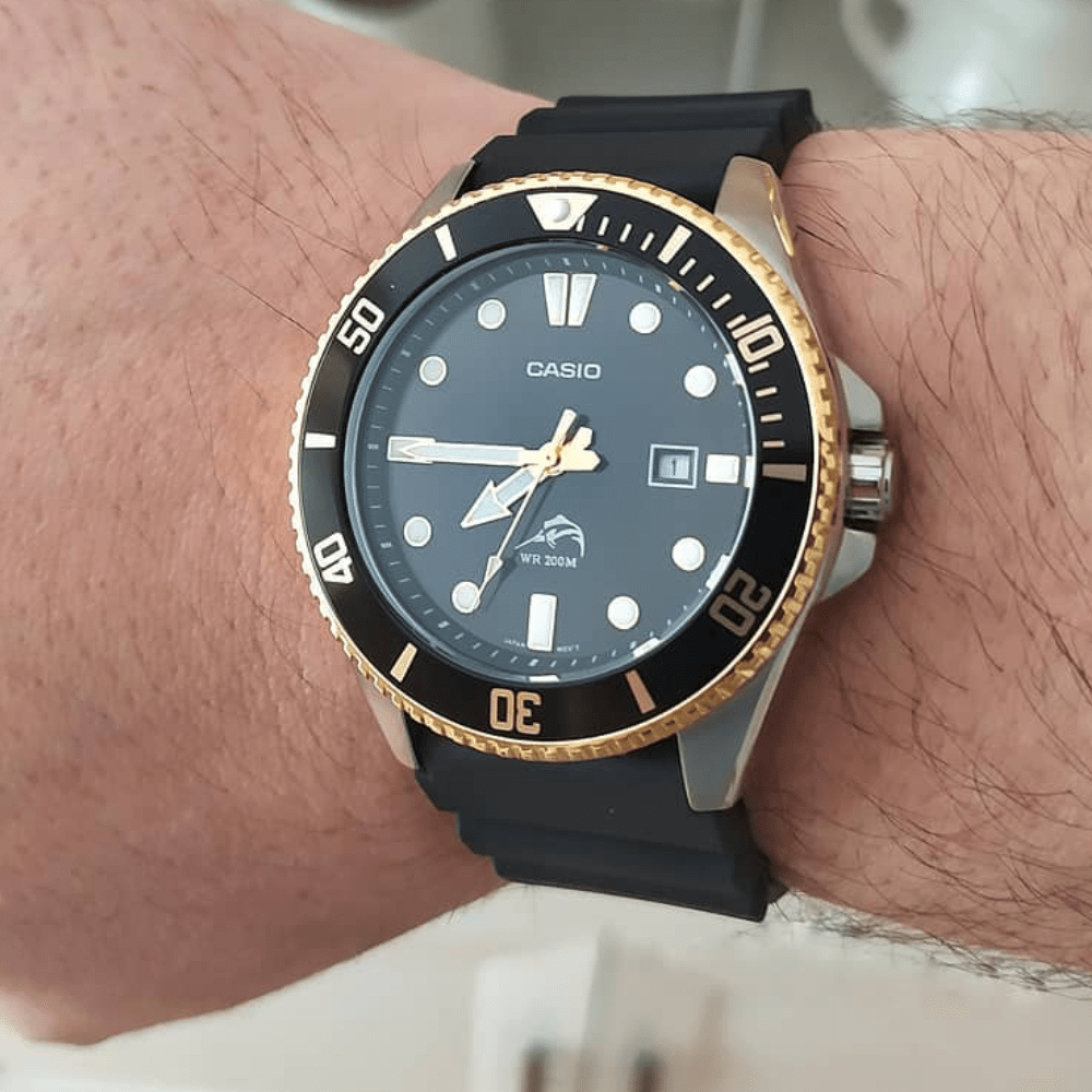 RELOJ CASIO MARLIN MDV-106G-1AVCF PLATEADO DORADO2