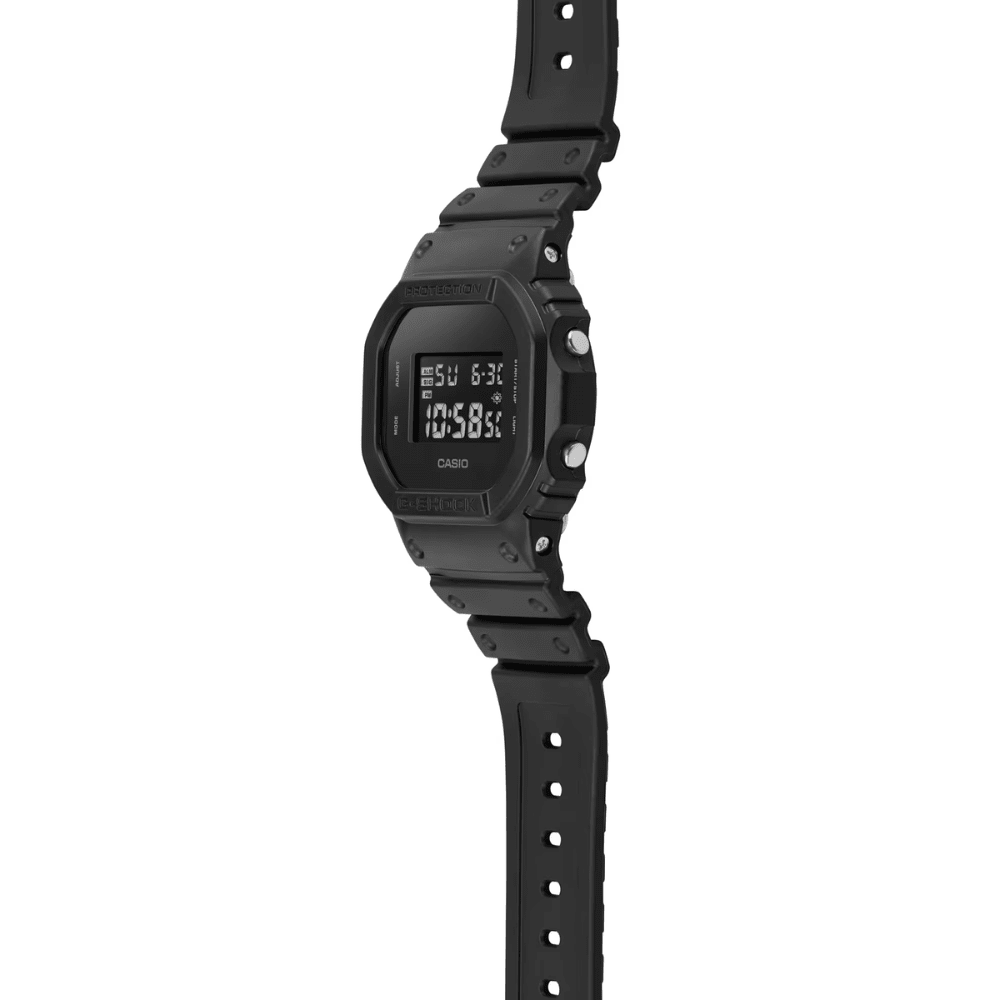 Reloj Casio G-shock DW-5600UBB-1DR Black Out Digital Negro Hombre4