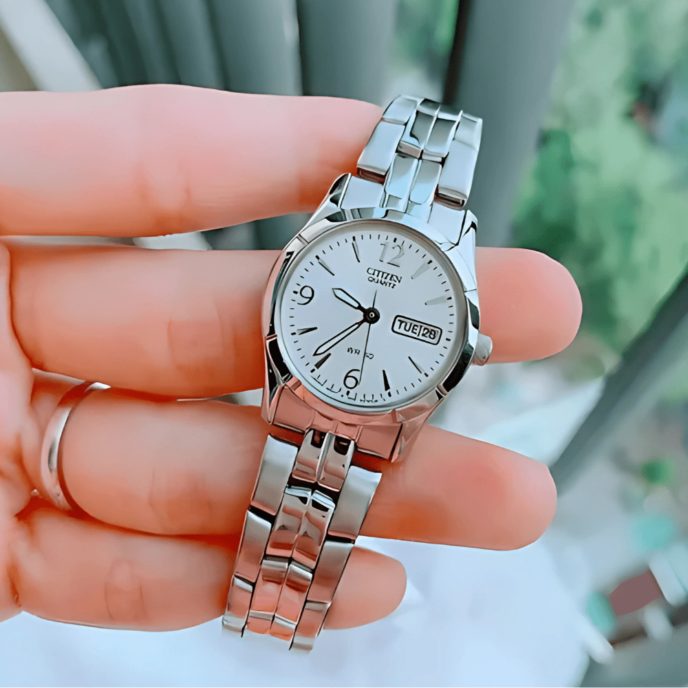 RELOJ CITIZEN EQ0540-57A QUARTZ PLATEADO2