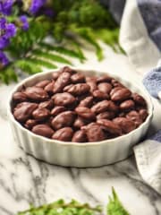 CRANBERRIES BAÑADOS EN CHOCOLATE BITTER