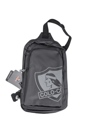 BOLSO CRUZADO GRANDE MOOSE FANATIKOS COLO COLO - CON MULTIPLES BOLSILLOS Y COMPARTIMIENTO PARA IPAD