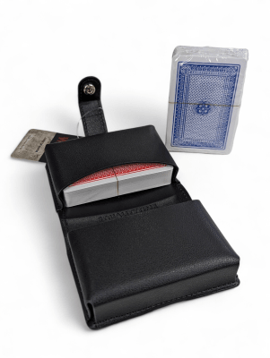 JUEGO DE NAIPES WAYU CON ESTUCHE DE CUERO VEGANO - INCLUYE 2 MAZOS