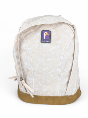 MOCHILA GOOSE MALAWI CORAZONES BEIGE: DISEÑO ROMANTICO, PORTA LAPTOP, 2 COMPARTIMIENTOS