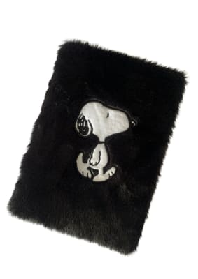 LIBRETA BORDADA PIEL NEGRA SNOOPY 2