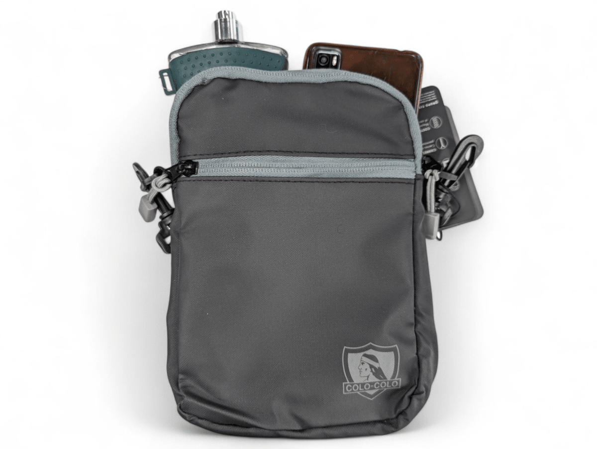 BOLSO CRUZADO MOOSE FANATIKOS COLO COLO - CON COMPARTIMIENTO TÉRMICO Y MULTIPLES BOLSILLOS3