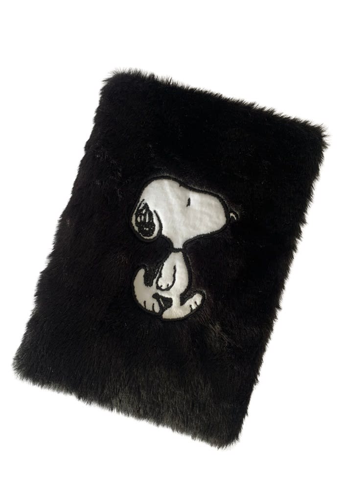 LIBRETA BORDADA PIEL NEGRA SNOOPY 21