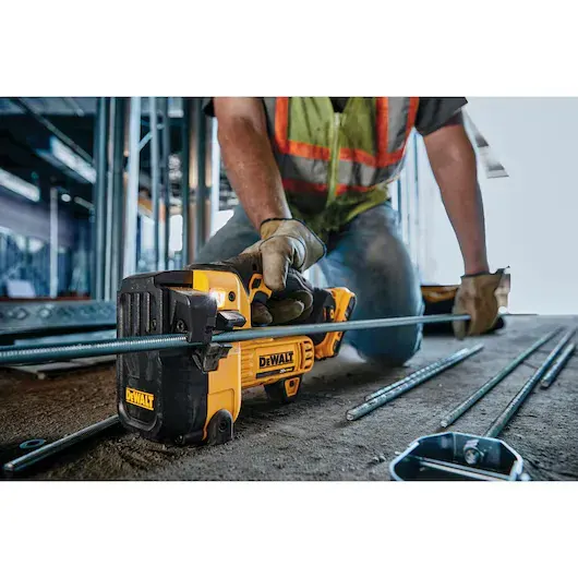 Cortador de Varilla Roscada Inalámbrico 20V DEWALT DCS350B2