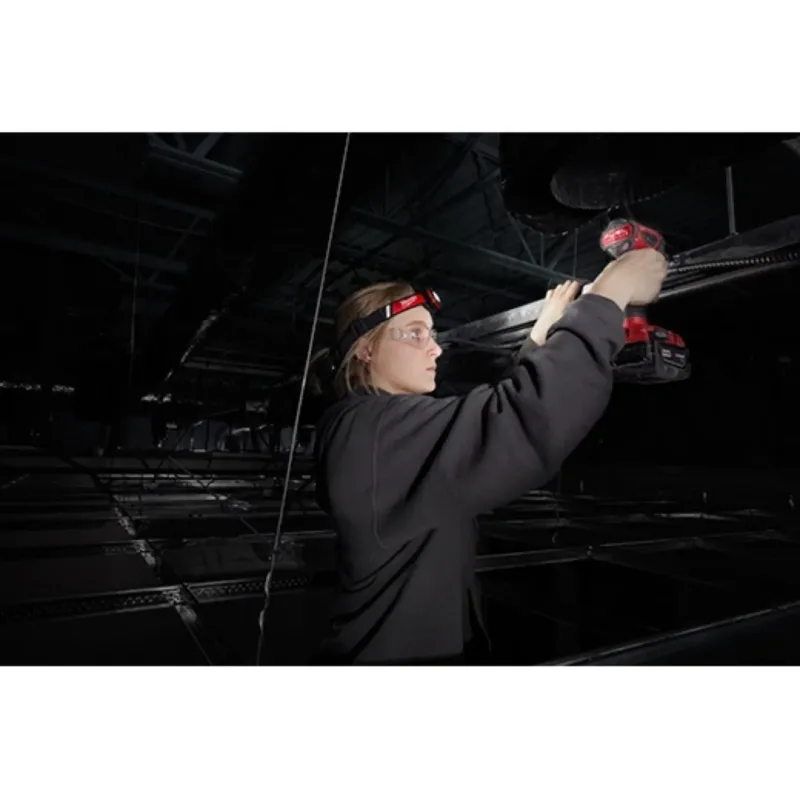 Linterna Frontal Recargable USB de Bajo Perfil 600 Lúmenes Milwaukee 2115-213