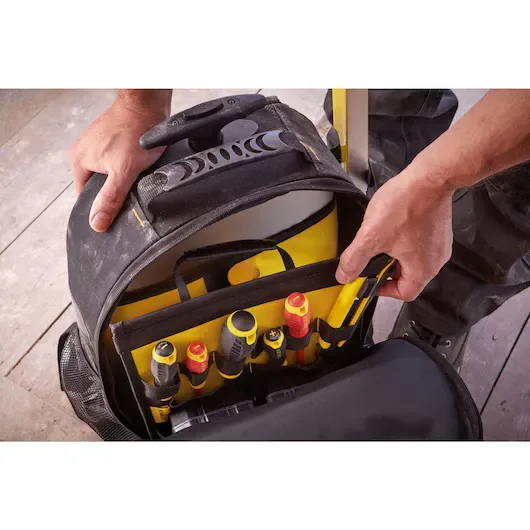 Mochila Con Ruedas Para Herramientas Profesionales STANLEY STST83307-13