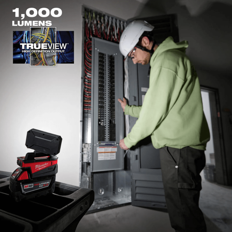 Linterna M18 Rover con Cargador USB MILWAUKEE 2359-204