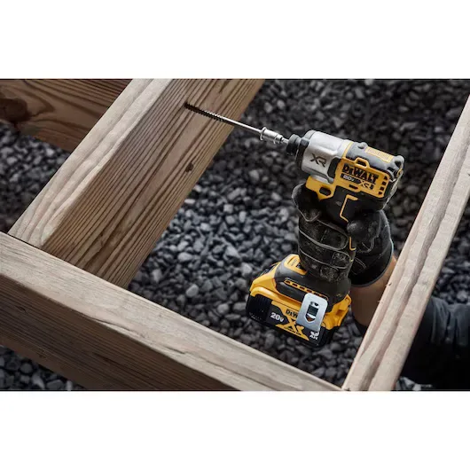Atornillador de Impacto de 20V MAX* XR DEWALT DCF845B-B33