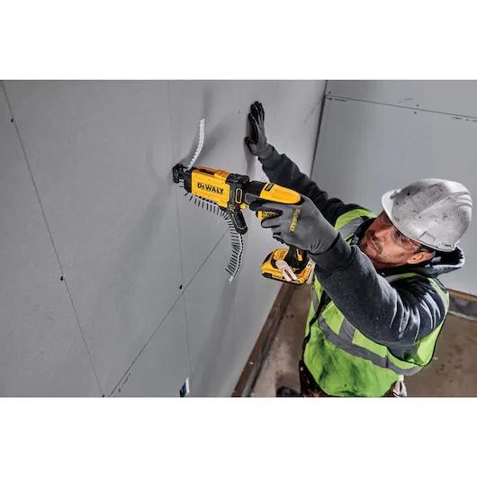 Cargador Rápido De Tornillos En Cinta DEWALT DCF62024