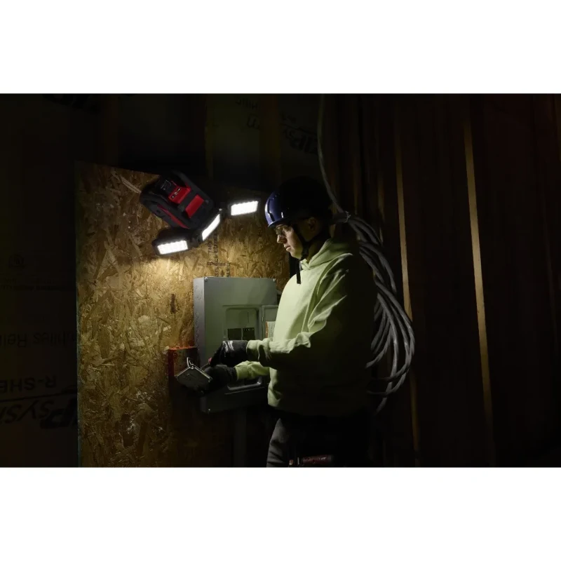 Luz de Área Triple Panel ROVER Dual Power 4.500 Lúmenes M18 MILWAUKEE 2368-205