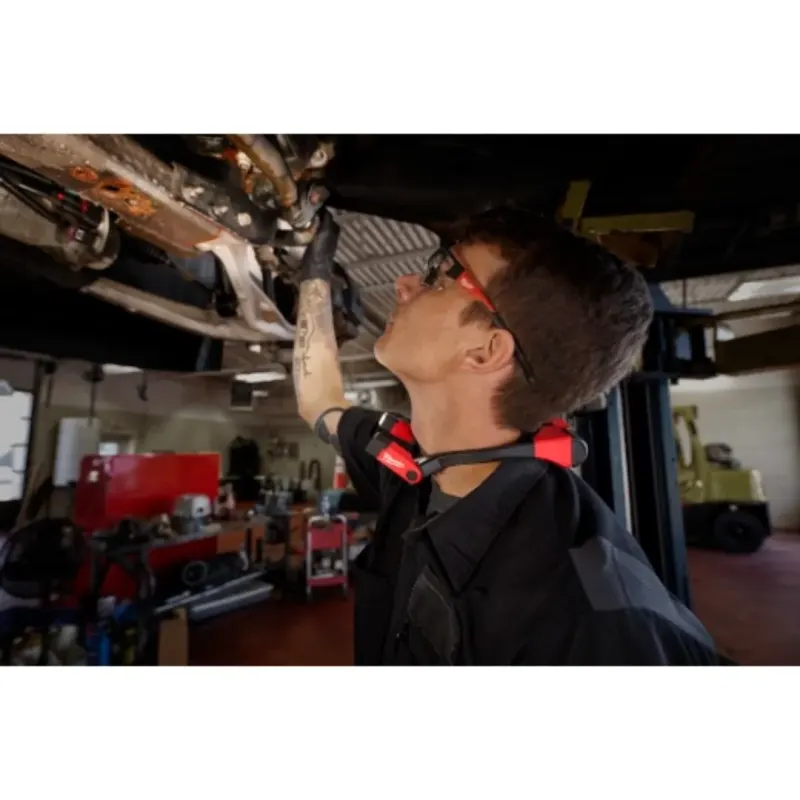 Luz de Cuello 400 Lúmenes REDLITHIUM USB MILWAUKEE 2117-216