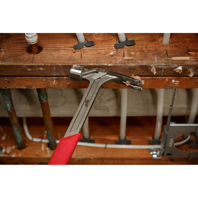 Martillo Carpintero Cara Fresada 28 oz MILWAUKEE 48-22-90297