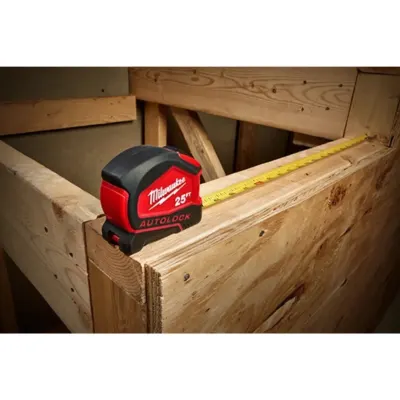 Huincha Métrica con Bloqueo Automático 8m/26ft MILWAUKEE 48-22-6826 2
