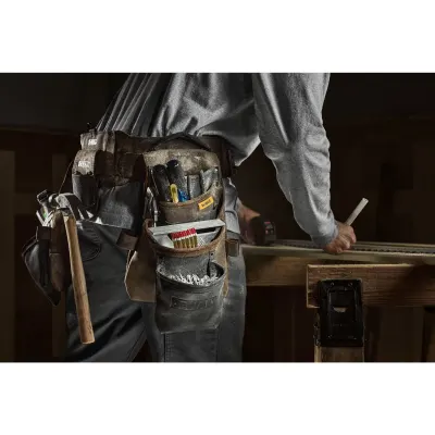 Cinturón Y Bolsos De Cuero 18 Bolsillos Dewwalt DWST550113 Color CAFÉ 2