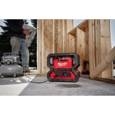 Fuente de Poder CARRY-ON 3.600 W / 1.800 W 18V M18 MILWAUKEE 2845-20 2