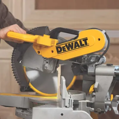 Sierra Ingleteadora Telescópica de Doble Bisel 12¨  DEWALT DWS780-B2 4