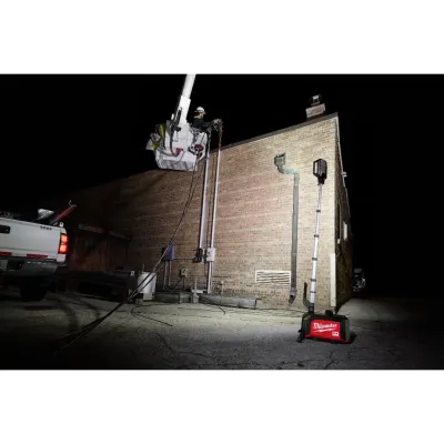 Kit Torre de Iluminación ROCKET Doble Alimentación Compacta 15.000 Lúmenes MX FUEL MILWAUKEE MXF040-1XC 5