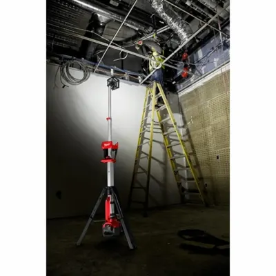 Torre de Luz ROCKET™ Doble Alimentación 2.500 Lúmenes M18 MILWAUKEE 2131-20 6