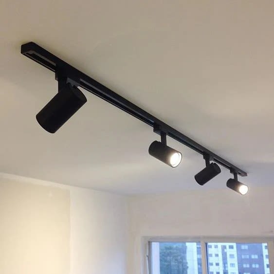 Riel Energizado Monofásico 220V 2 Metros Negro Profesional4
