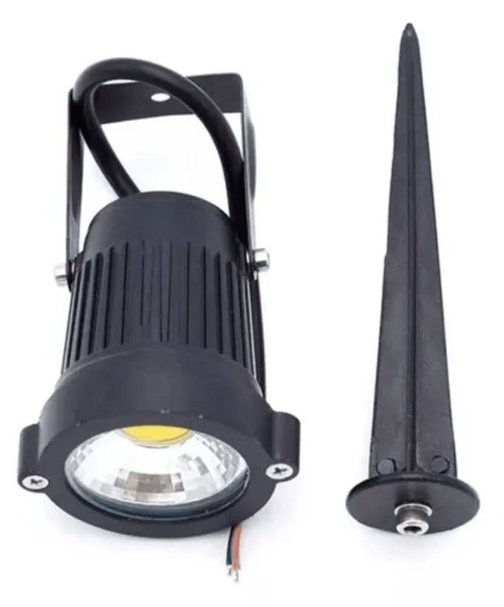 Foco Jardín Estaca 5W 220V 3000K Luz Cálida cuerpo negro3