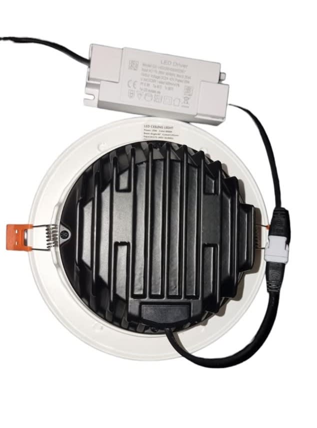 Foco Downlight 20W 3000K Luz Cálida Dirigible4