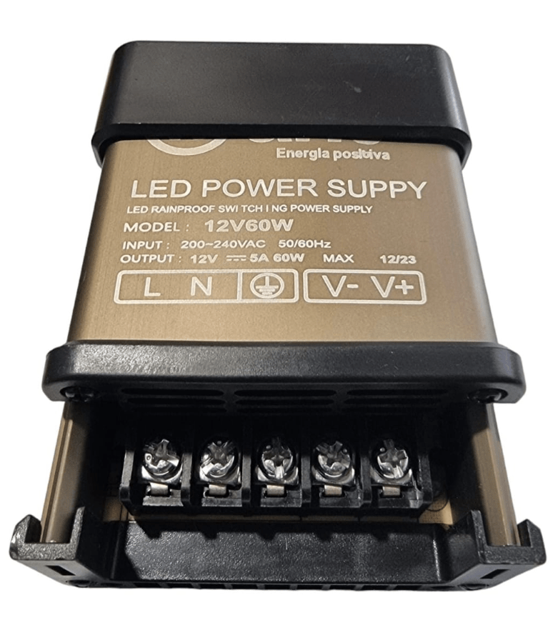 Fuente de Poder 12V 5A 60W IP44 lluvia (114x70x43mm)(wt)2