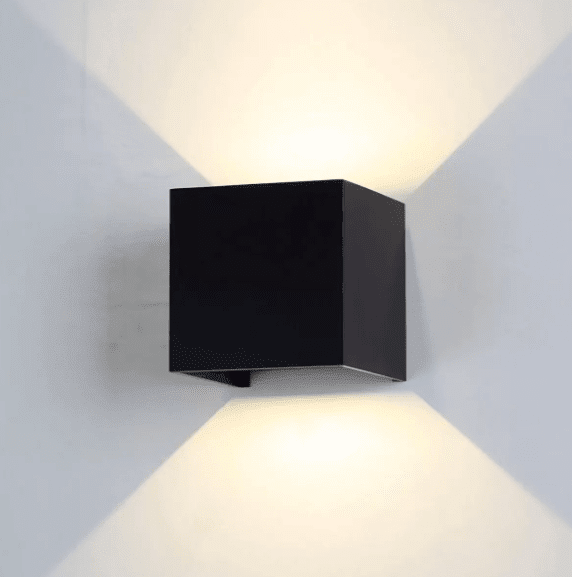 Aplique Muro Cubo Negro Bidireccional Ángulo Ajustable 6W 3000K IP54 (kn)1