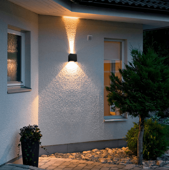 Aplique Muro Cubo Negro Bidireccional Ángulo Ajustable 6W 3000K IP54 (kn)6