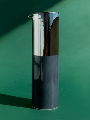 Jarra Cilindro Gris Basalto / Platino