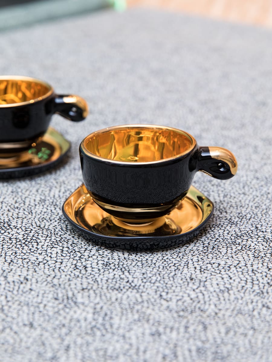 Taza Espresso & Platillo “Fiore” Oro 1 unidad12