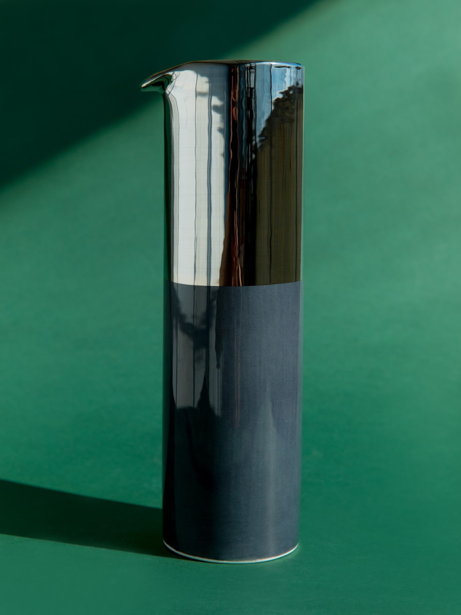 Jarra Cilindro Gris Basalto / Platino1