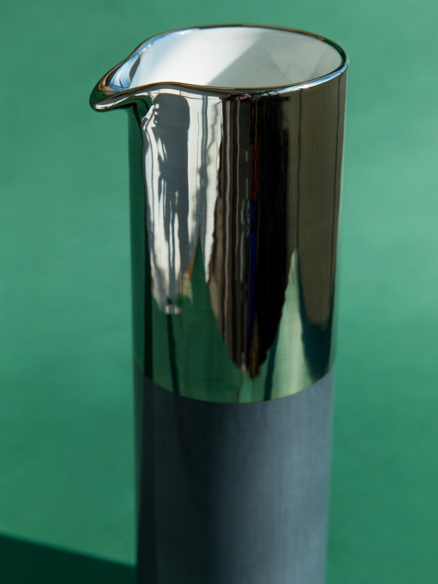 Jarra Cilindro Gris Basalto / Platino2