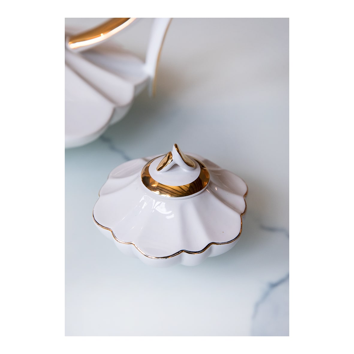 Juego Tetera + Azucarero + 2 Tazas Blancas Pétalo5