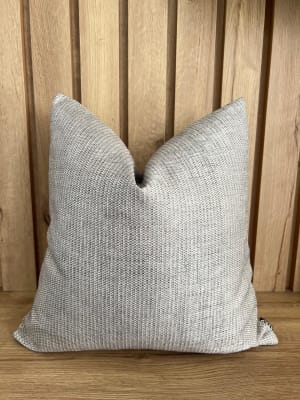 FUNDA DE COJÍN GRID ZIPRE