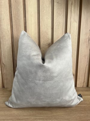 FUNDA DE COJÍN SUEDE HUESO