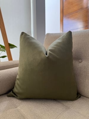 FUNDA DE COJÍN SUEDE VERDE MUSGO