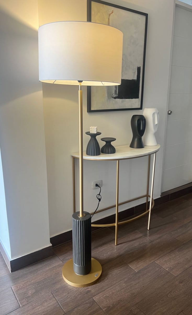 LÁMPARA DE PIE ALURA2