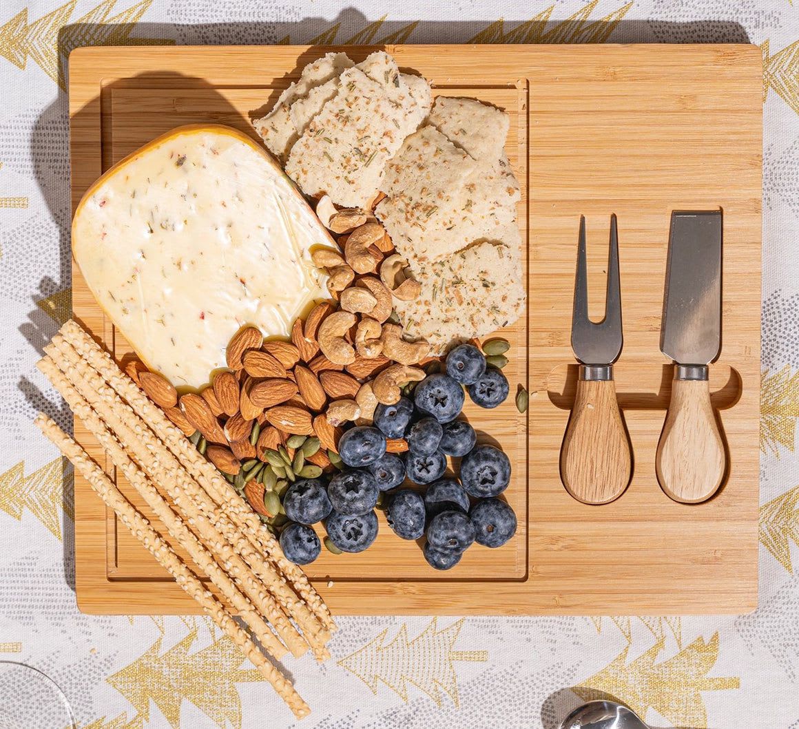 TABLA DE QUESOS CON UTENSILIOS2