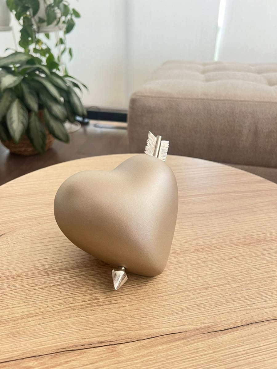 ADORNO CORAZÓN FLECHADO2